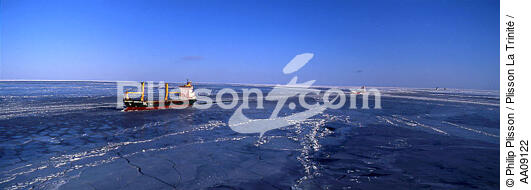 Navigation en Mer Baltique. - © Philip Plisson / Plisson La Trinité / AA09122 - Photo Galleries - Gulf of Bothnia