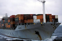 Porte-conteneur en mer © Guillaume Plisson / Plisson La Trinité / AA09142 - Photo Galleries - Containership