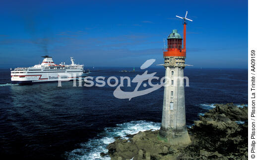 Ferry assurant la liaison St Malo - Cork. - © Philip Plisson / Plisson La Trinité / AA09159 - Nos reportages photos - Phare [35]
