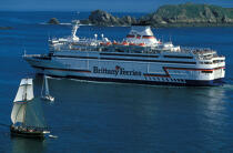 Ferry rentrant à St Malo. © Philip Plisson / Plisson La Trinité / AA09178 - Nos reportages photos - Site [35]