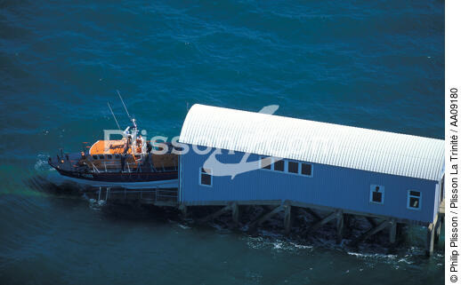 Mise à l'eau du canot de sauvetage. - © Philip Plisson / Plisson La Trinité / AA09180 - Photo Galleries - Lifeboat