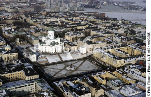 La place du Sénat à Helsinki. - © Philip Plisson / Plisson La Trinité / AA09205 - Nos reportages photos - Helsinki