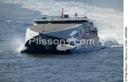 Ferry entre Calais et Douvres. - © Philip Plisson / Plisson La Trinité / AA09288 - Nos reportages photos - Ferry