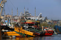 Fishing vessel in Istambul. © Philip Plisson / Plisson La Trinité / AA09324 - Photo Galleries - Town [Turkey]