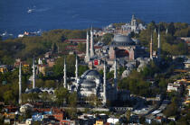 La mosquée Bleue et la mosquée Sainte Sophie à Istanbul. © Philip Plisson / Plisson La Trinité / AA09329 - Nos reportages photos - Monument religieux