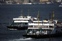 Ferry ou "Vapurs" sur le Bosphore. ©  / Plisson La Trinité / AA09338 - Nos reportages photos - Turquie