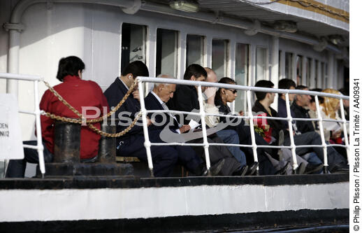 Ferry ou "Vapur" sur le Bosphore. - © Philip Plisson / Plisson La Trinité / AA09341 - Nos reportages photos - Istanbul, le détroit du Bosphore