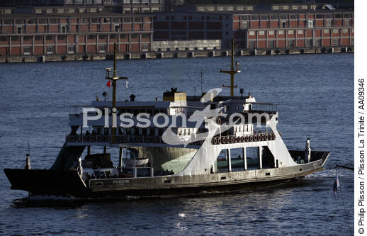 Ferry boat in Istanbul. - © Philip Plisson / Plisson La Trinité / AA09346 - Photo Galleries - Istanbul