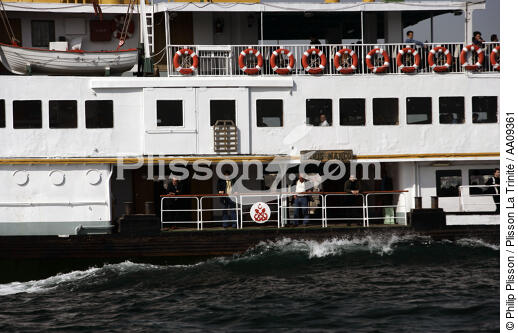 Ferry boat or "Vapurs" in Istanbul. - © Philip Plisson / Pêcheur d’Images / AA09361 - Photo Galleries - Istanbul, the Bosphorus
