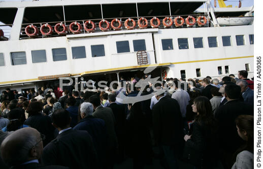 Istanbul. - © Philip Plisson / Plisson La Trinité / AA09365 - Photo Galleries - Ferry boat