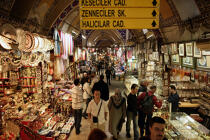 The "Grand Bazar" of Istanbul. © Philip Plisson / Plisson La Trinité / AA09388 - Photo Galleries - Woman