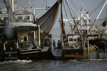 Fishing vessel on the Bosphorus. © Philip Plisson / Plisson La Trinité / AA09399 - Photo Galleries - Bosphorus