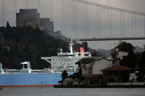 Trafic sur le Bosphore. © Philip Plisson / Plisson La Trinité / AA09415 - Nos reportages photos - Istanbul