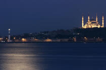 Istanbul de nuit. © Philip Plisson / Plisson La Trinité / AA09457 - Nos reportages photos - Istanbul, le détroit du Bosphore