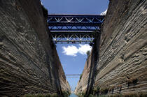 Le canal de Corinthe. © Philip Plisson / Plisson La Trinité / AA09563 - Nos reportages photos - Hydrologie