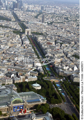 Paris 2012 sur les Champs Elysées. - © Guillaume Plisson / Plisson La Trinité / AA09571 - Photo Galleries - Site of interest [75]