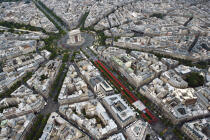 Paris 2012 sur les Champs Elysées. © Guillaume Plisson / Plisson La Trinité / AA09583 - Nos reportages photos - Ile-de-France