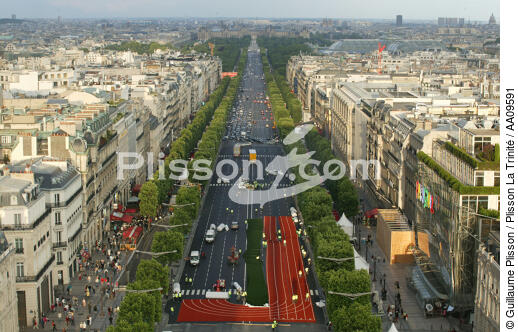 Paris 2012 sur les Champs Elysées. - © Guillaume Plisson / Plisson La Trinité / AA09591 - Nos reportages photos - Stade