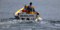 Canot de pêche. © Philip Plisson / Plisson La Trinité / AA09750 - Nos reportages photos - 16/9 horizontal