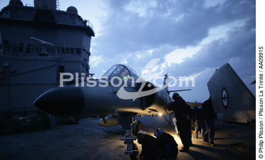 Super-Etandard de retour de mission sur le Charles de Gaulle. - © Philip Plisson / Plisson La Trinité / AA09915 - Nos reportages photos - Porte-avions