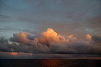 Fin de journée sur l'Atlantique. © Philip Plisson / Plisson La Trinité / AA09929 - Nos reportages photos - Astre