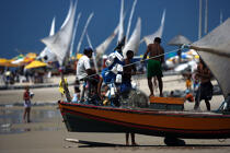 Jangada sur une plage brésilienne. © Philip Plisson / Plisson La Trinité / AA09942 - Nos reportages photos - Ceara