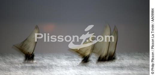 Jangadas in fishing. - © Philip Plisson / Plisson La Trinité / AA09984 - Photo Galleries - 16/9 horizontal