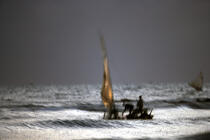 Jangada en pêche. © Philip Plisson / Plisson La Trinité / AA09986 - Nos reportages photos - Ceara