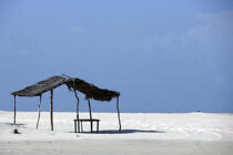 Shelter on a Brazilian beach. © Philip Plisson / Plisson La Trinité / AA10038 - Photo Galleries - Cabin