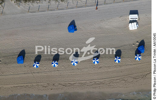 Sur la plage. - © Philip Plisson / Plisson La Trinité / AA10045 - Nos reportages photos - Etats-Unis