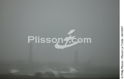 Gros temps sur Penmarc'h. - © Philip Plisson / Plisson La Trinité / AA10047 - Nos reportages photos - Gros temps