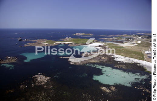 La côte d'Argenton. - © Philip Plisson / Plisson La Trinité / AA10113 - Nos reportages photos - Beau temps
