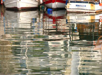 Reflection of boats. © Philip Plisson / Plisson La Trinité / AA10126 - Photo Galleries - Calm sea