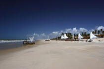 Jangadas on a beach of Caponga. © Philip Plisson / Plisson La Trinité / AA10180 - Photo Galleries - Town [Ceara]
