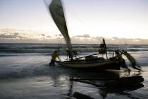 Départ pour la pêche à Caponga. © Philip Plisson / Plisson La Trinité / AA10199 - Nos reportages photos - Ville [Ceara]