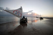 Départ pour la pêche. © Philip Plisson / Plisson La Trinité / AA10224 - Nos reportages photos - Etat [Brésil]