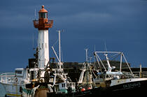 Feux de port de St Vaast la Hougue. © Philip Plisson / Plisson La Trinité / AA10324 - Nos reportages photos - Ville [50]