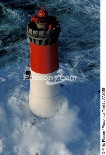 Le phare des Pierres Noires. - © Philip Plisson / Plisson La Trinité / AA10551 - Nos reportages photos - Pierres Noires [Les]