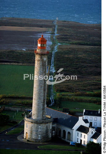 Le phare de Goulphar sur Belle-Ile. - © Philip Plisson / Plisson La Trinité / AA10564 - Nos reportages photos - Phare [56]