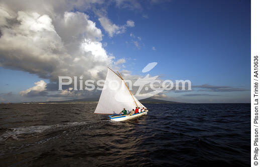 Whaling boat in the Azores. - © Philip Plisson / Plisson La Trinité / AA10636 - Photo Galleries - Volcano