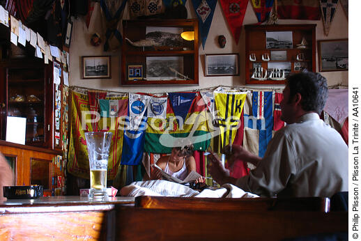 Le Café Sport "Chez Peter" à Horta. - © Philip Plisson / Plisson La Trinité / AA10641 - Nos reportages photos - Faial