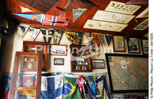 The Café Sport "Chez Peter" in Horta. - © Philip Plisson / Plisson La Trinité / AA10645 - Photo Galleries - Island [Por]