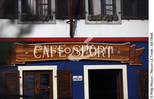 The Café Sport "Chez Peter" in Horta. - © Philip Plisson / Plisson La Trinité / AA10648 - Photo Galleries - Island [Por]