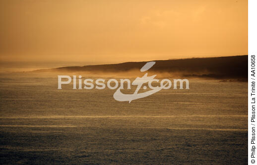 Sunset on Pico island in the Azores. - © Philip Plisson / Plisson La Trinité / AA10658 - Photo Galleries - Island [Por]