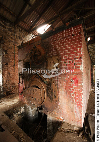 Old whaling factory on the Pico island in the Azores. - © Philip Plisson / Plisson La Trinité / AA10671 - Photo Galleries - Factory