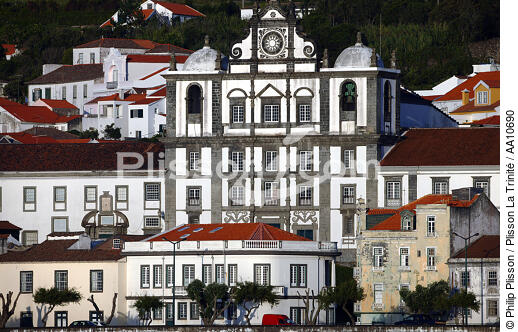 La ville d' Horta aux Açores. - © Philip Plisson / Plisson La Trinité / AA10690 - Nos reportages photos - Horta