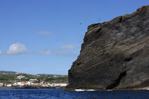 Cliff in the Azores. © Philip Plisson / Plisson La Trinité / AA10703 - Photo Galleries - Village