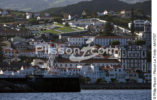 La ville d' Horta aux Açores. - © Philip Plisson / Plisson La Trinité / AA10707 - Nos reportages photos - Açores [les]