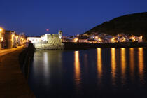 Nuit sur l' île Faial aux Açores. © Philip Plisson / Plisson La Trinité / AA10715 - Nos reportages photos - Mer calme