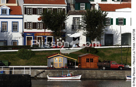 In the harbour of Horta in the Azores. - © Philip Plisson / Plisson La Trinité / AA10738 - Photo Galleries - Fishing boat